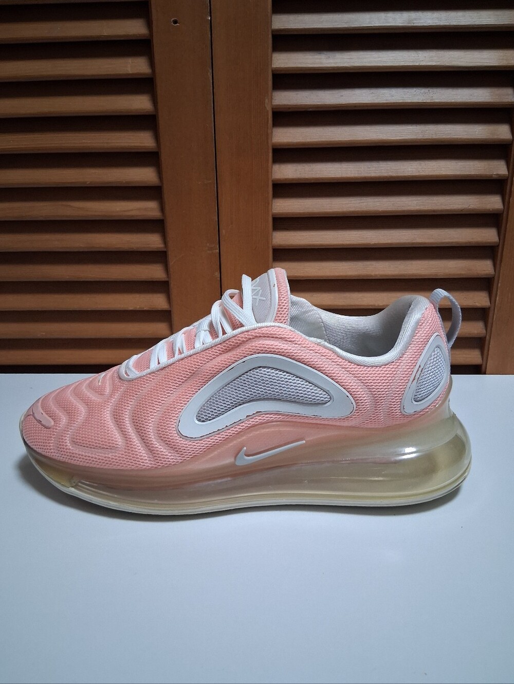 Nike Air Max 720 Women's Sneaker * Size: 9